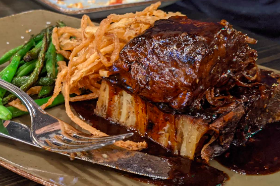 Bosscat Kitchen & Libations - Orange signature dishes 12 Hour Beef Short Rib
Mac N Cheese
Sugar Barrel Steak